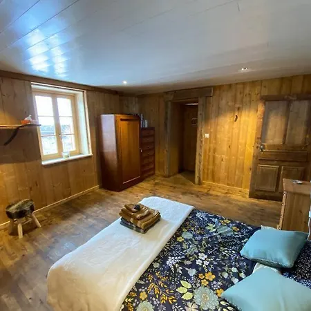 Apartment Authentique De Colpoteur Albiez-Montrond