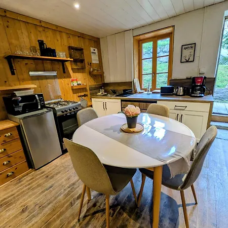 Authentique De Colpoteur Appartement Albiez-Montrond