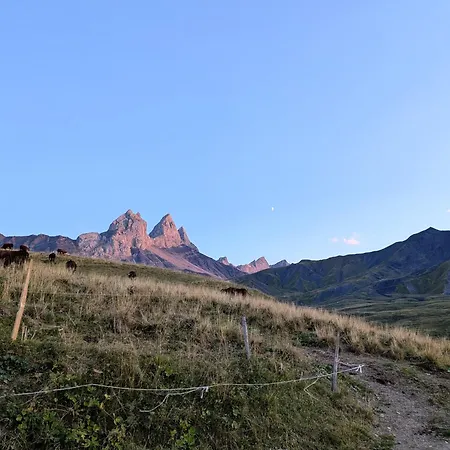 Le Refuge De Marius - De Colpoteur * Albiez-Montrond