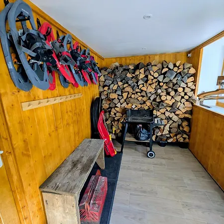 Appartement Authentique De Colpoteur Albiez-Montrond